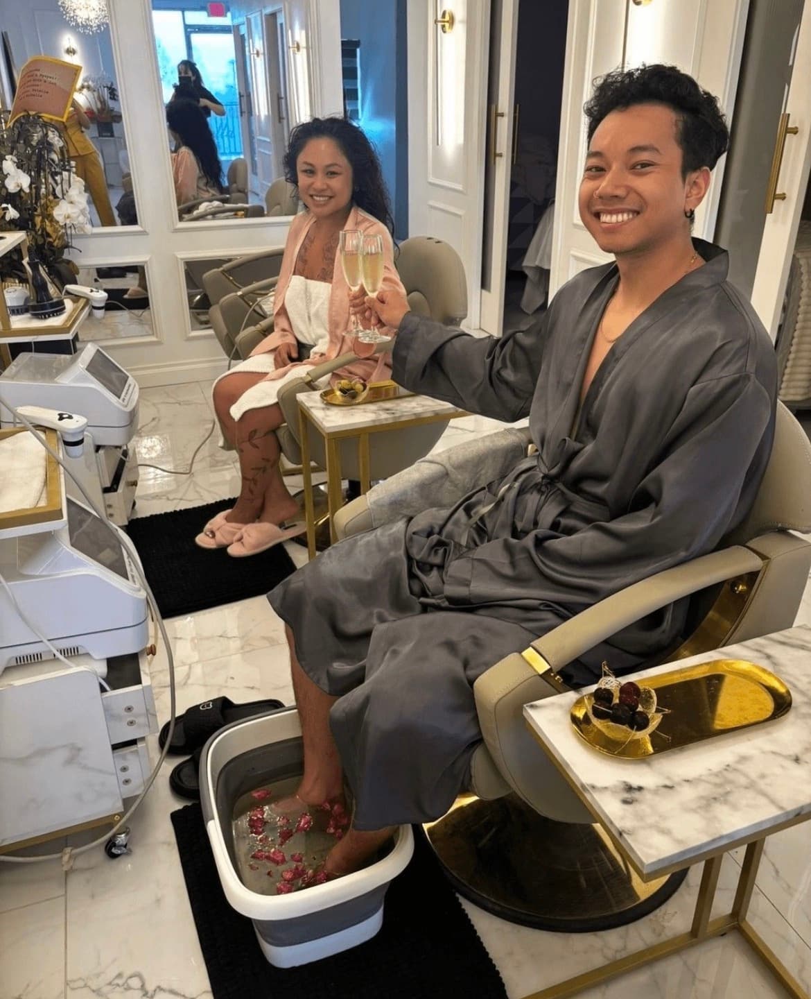 Couples Massage vs. Couples Head Spa: Why More Couples Are Switching