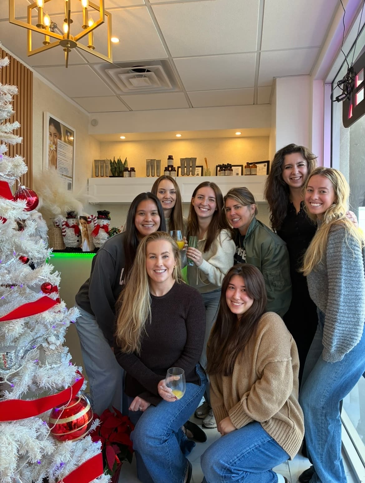 Best Holiday Group Ideas for You and Your Besties, From Friendsgiving to Christmas