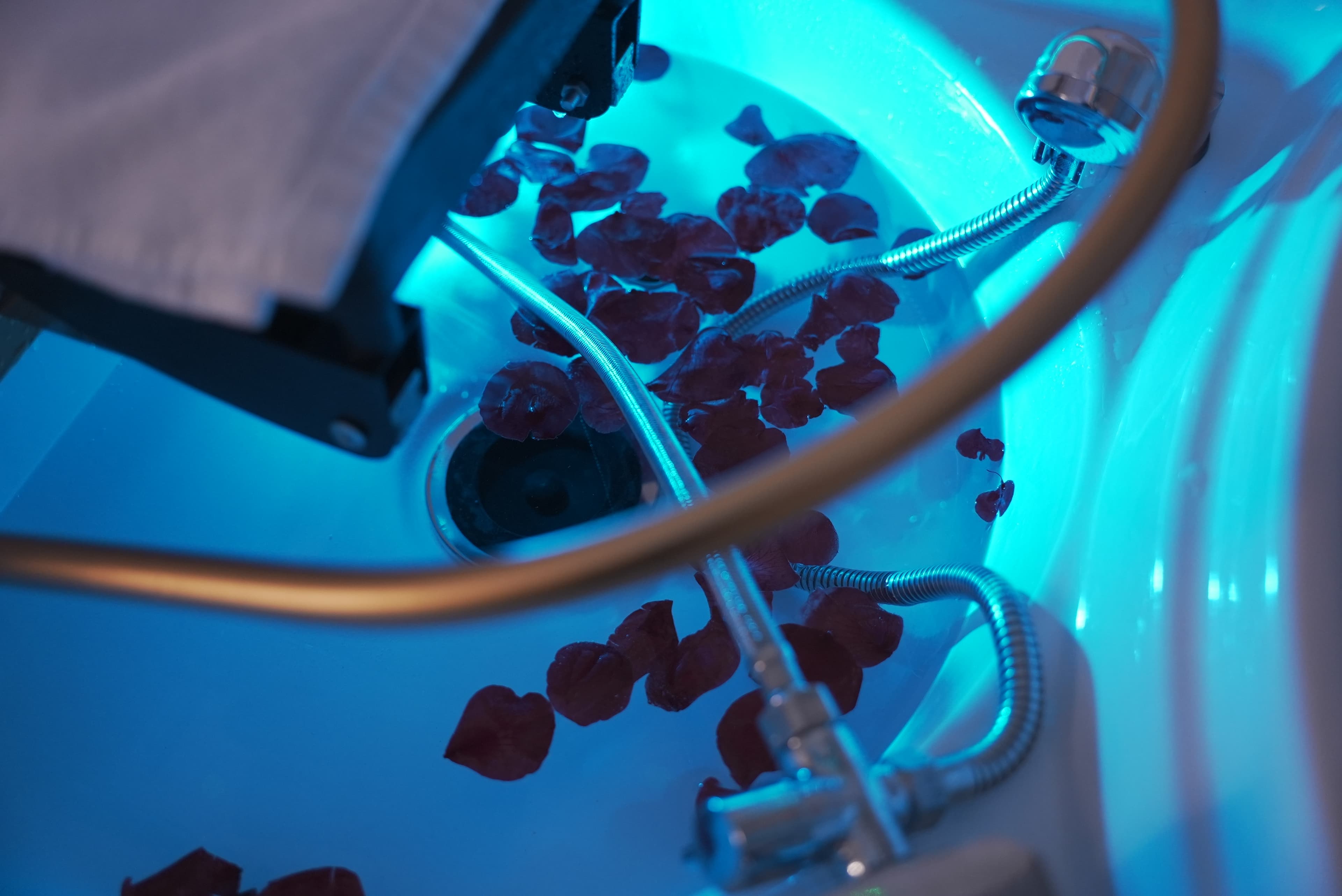 Head Spa vs. Salon Scalp Treatment: What Is the Difference?