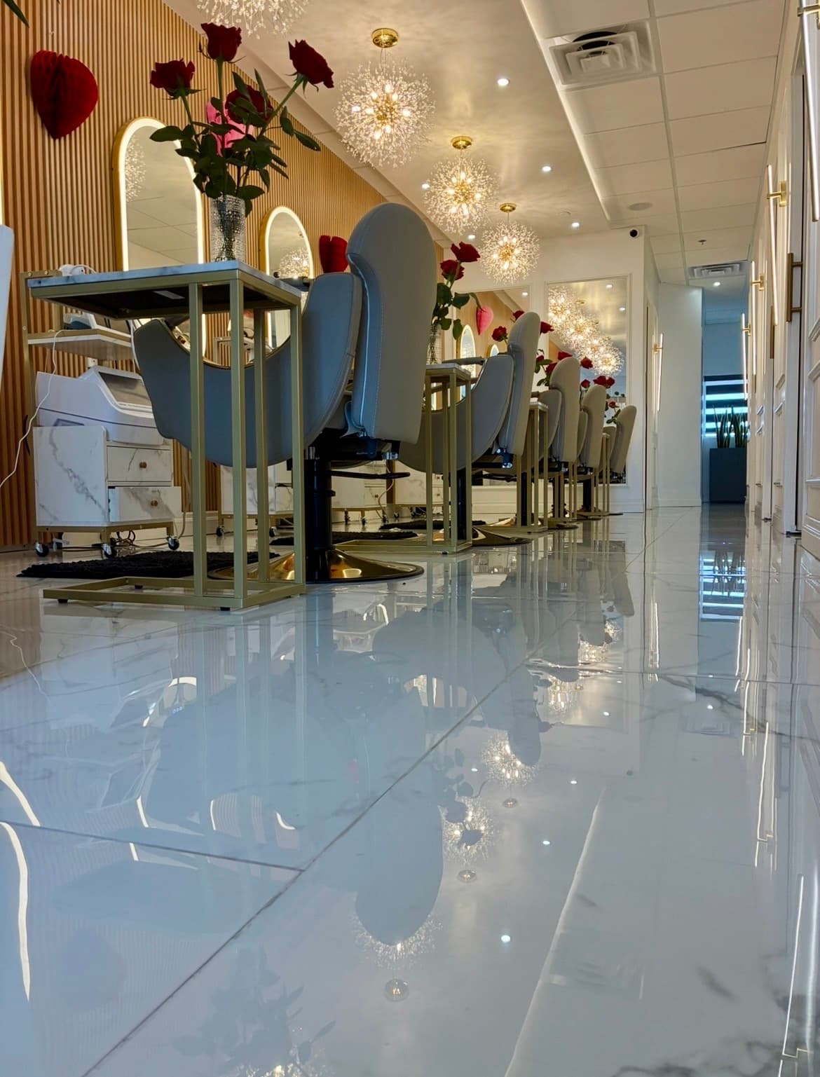 Lavie Bella private head spa studio with roses and ambient lighting